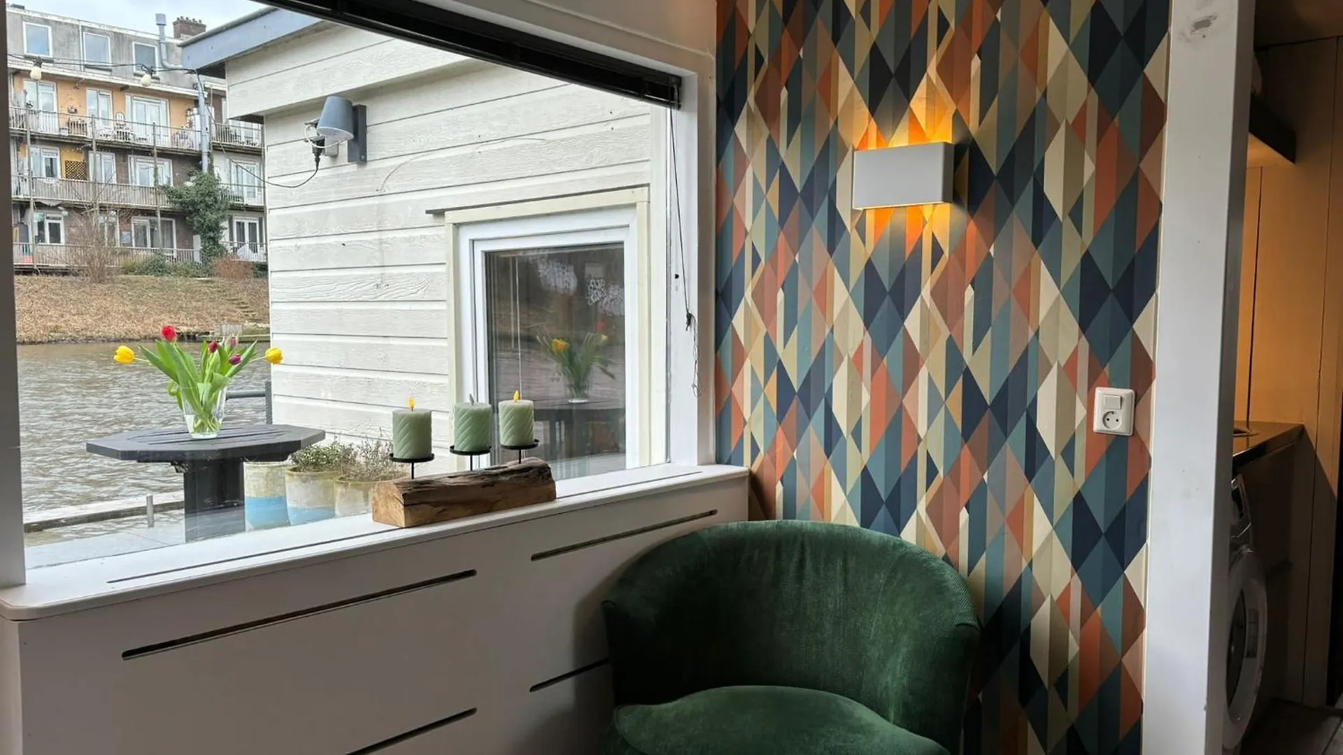 Bed & Breakfast Luxury Studio On Robs Houseboat Special For Couples Amsterdam